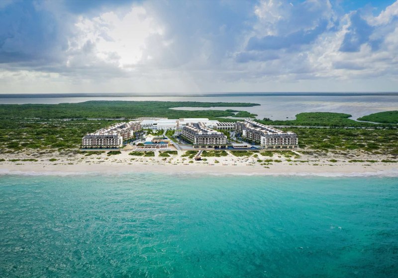 Majestic Elegance Costa Mujeres