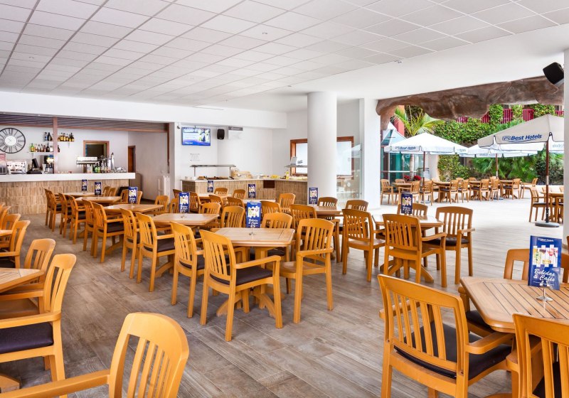 Ausstattung & Service