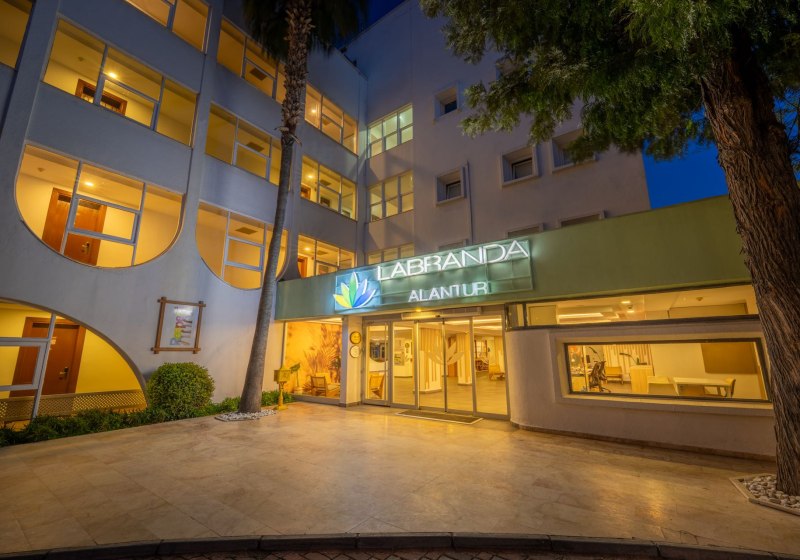 Ausstattung & Service