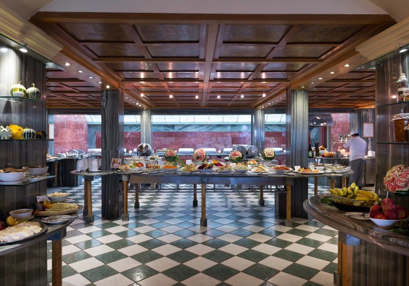 Ausstattung & Service