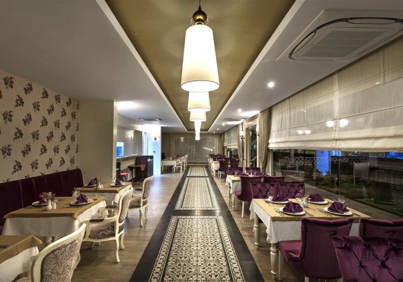 Ausstattung & Service