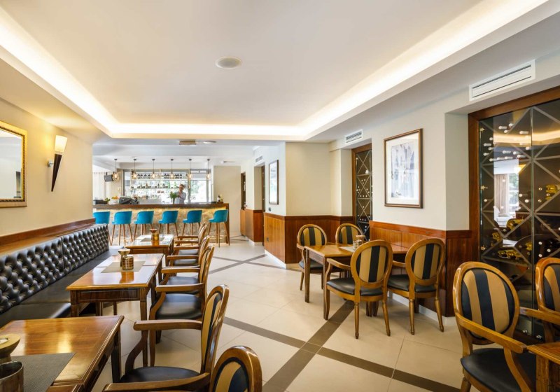 Ausstattung & Service