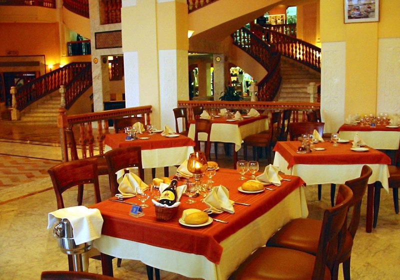 Ausstattung & Service