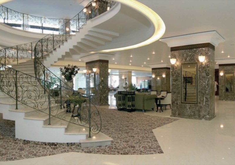 Ausstattung & Service