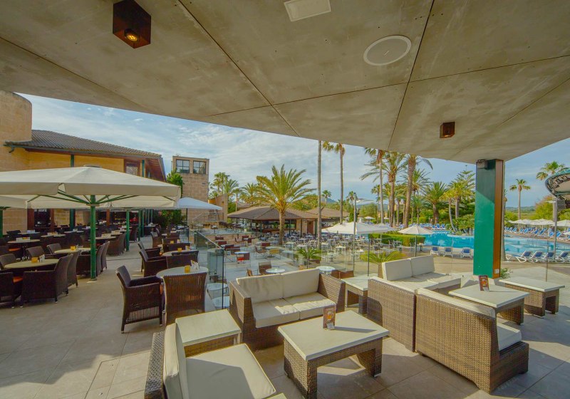 Ausstattung & Service