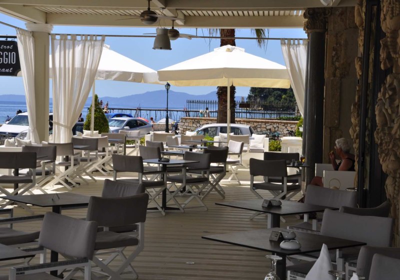 Ausstattung & Service