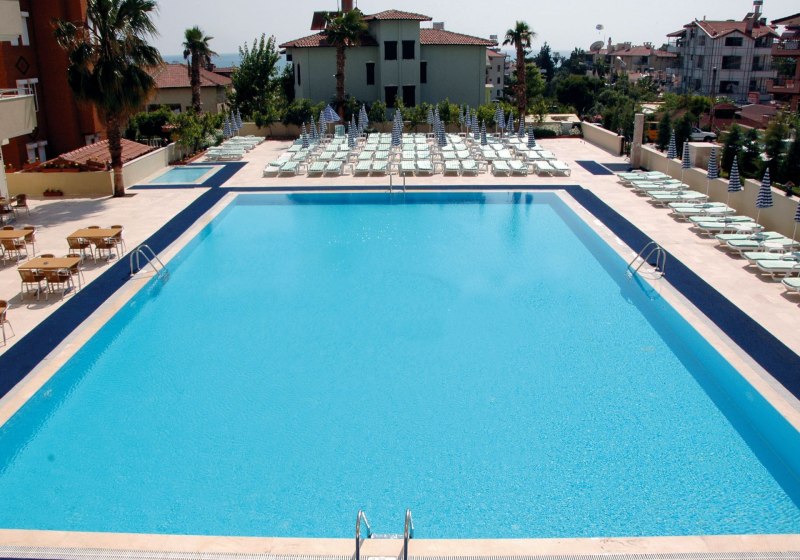 Beispiel: Hotel Außenpool