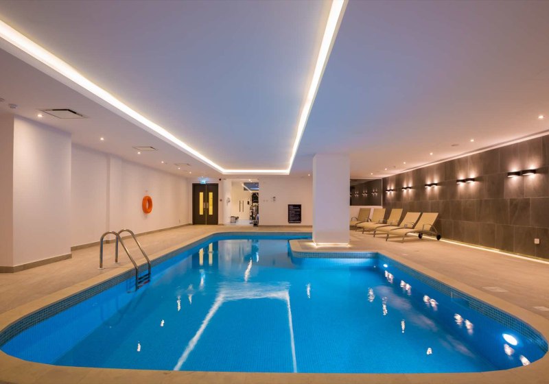 Beispiel: Hotel Innenpool