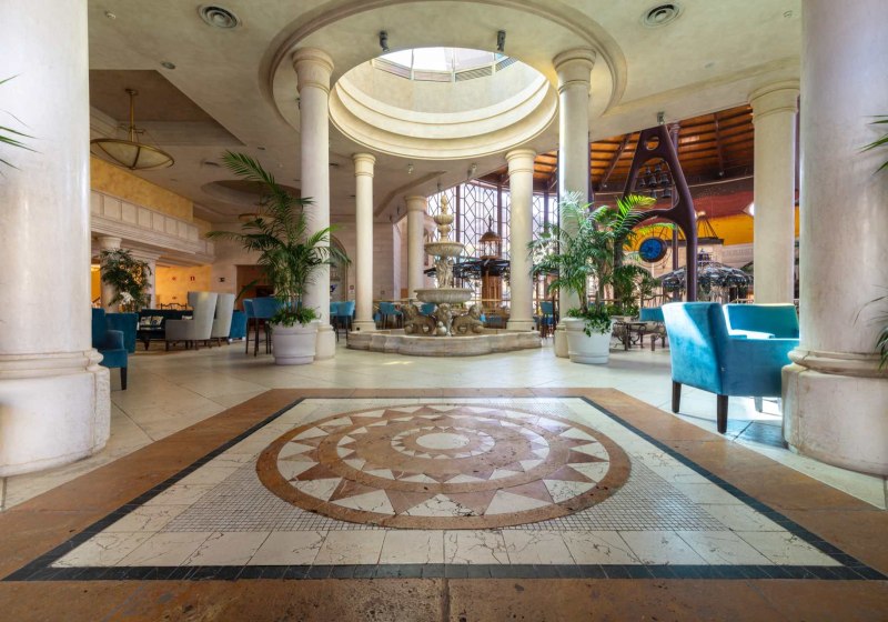 Ausstattung & Service