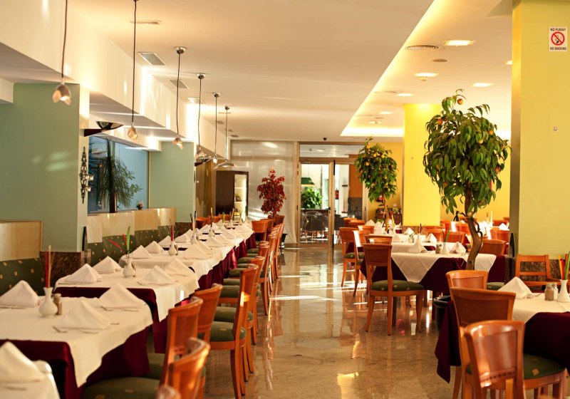 Ausstattung & Service