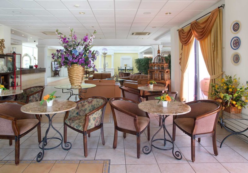 Ausstattung & Service