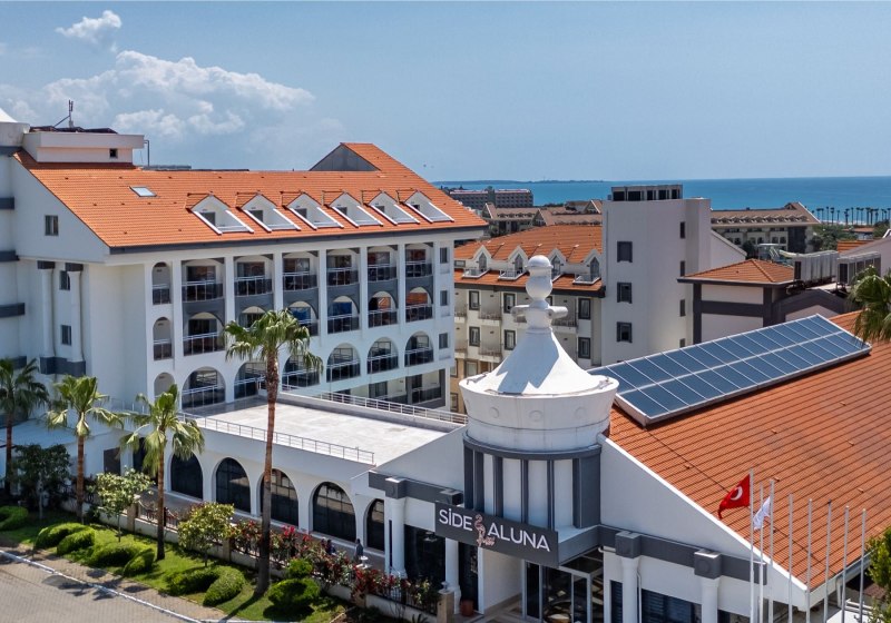 Side Aluna Hotel