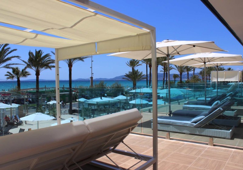 Beispiel: Hotel Innenpool