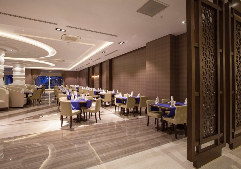 Ausstattung & Service