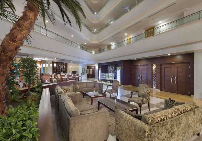 Ausstattung & Service