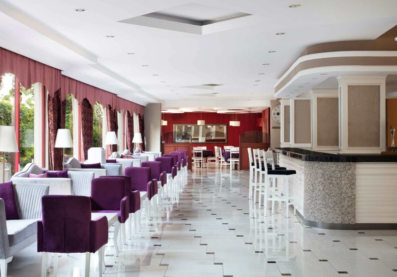 Ausstattung & Service