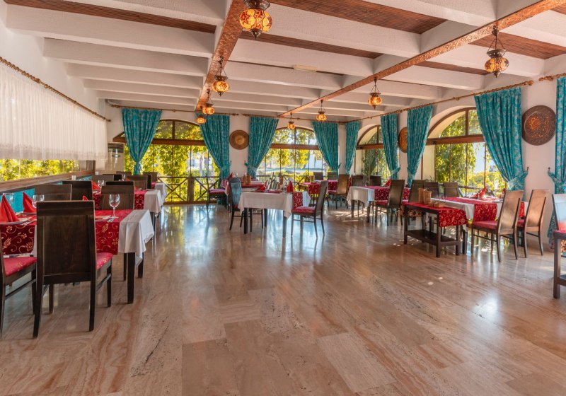 Ausstattung & Service