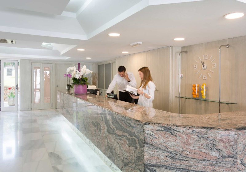 Ausstattung & Service