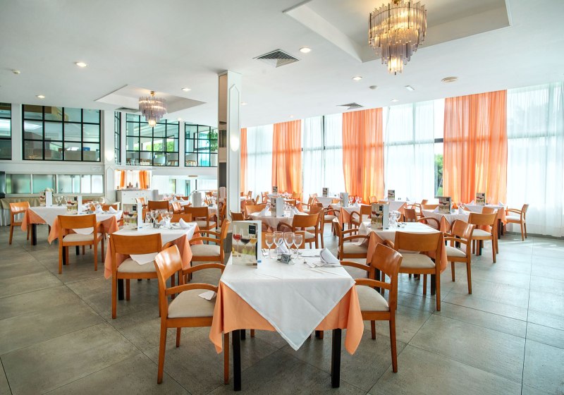 Ausstattung & Service