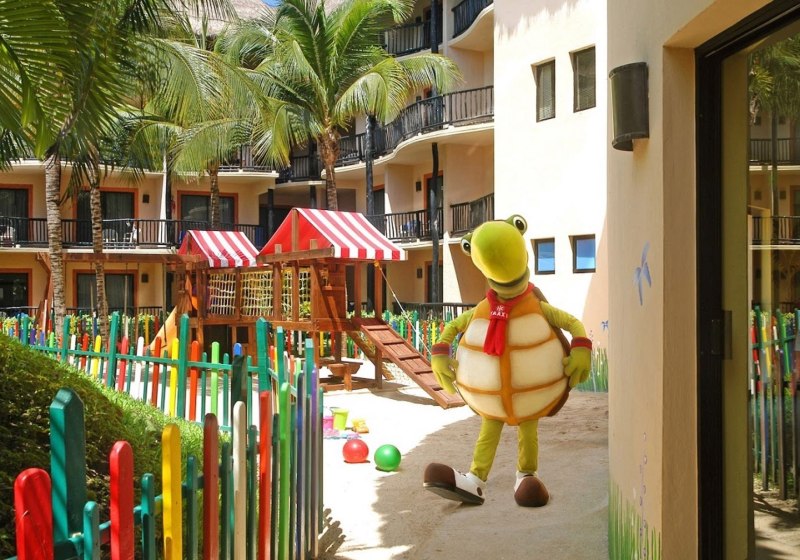 Catalonia Yucatan Beach