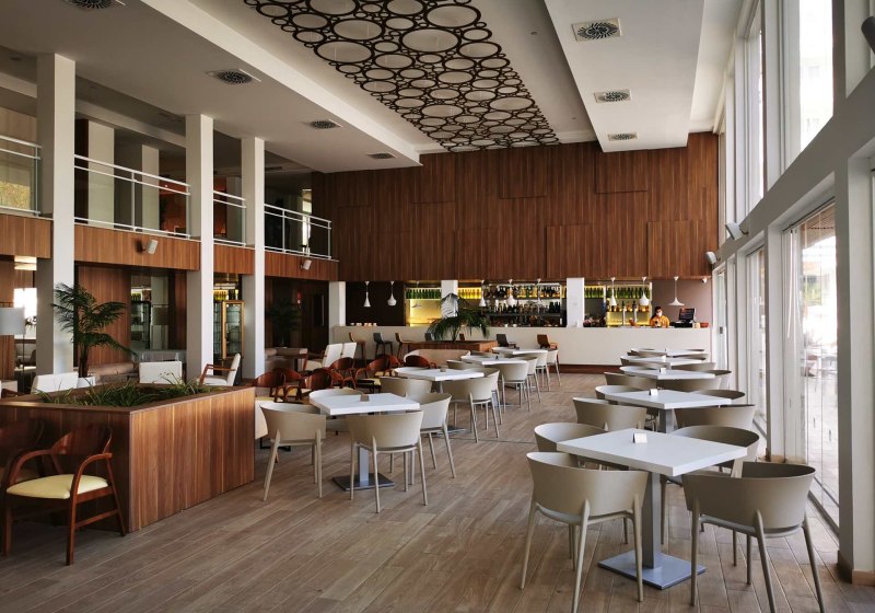 Ausstattung & Service