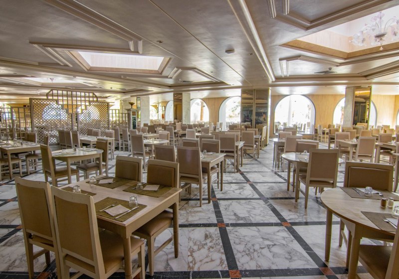 Ausstattung & Service