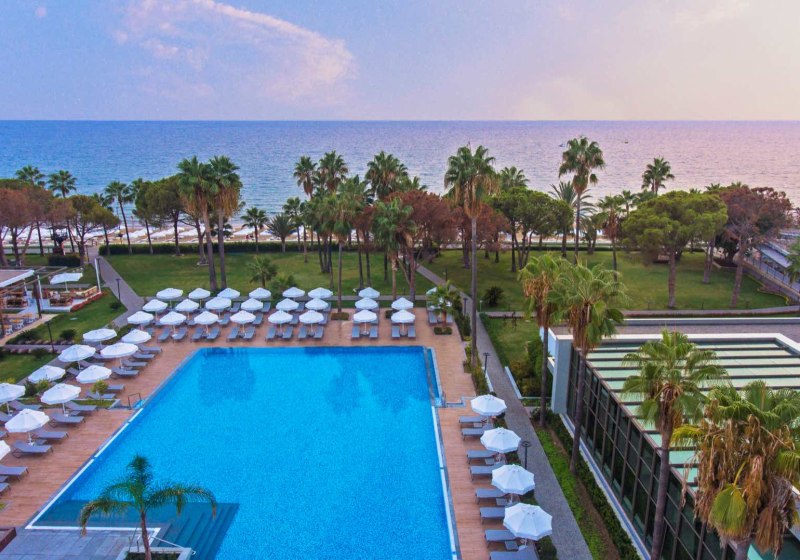 Acanthus Cennet Barut Collection