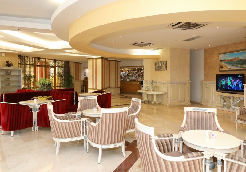 Ausstattung & Service