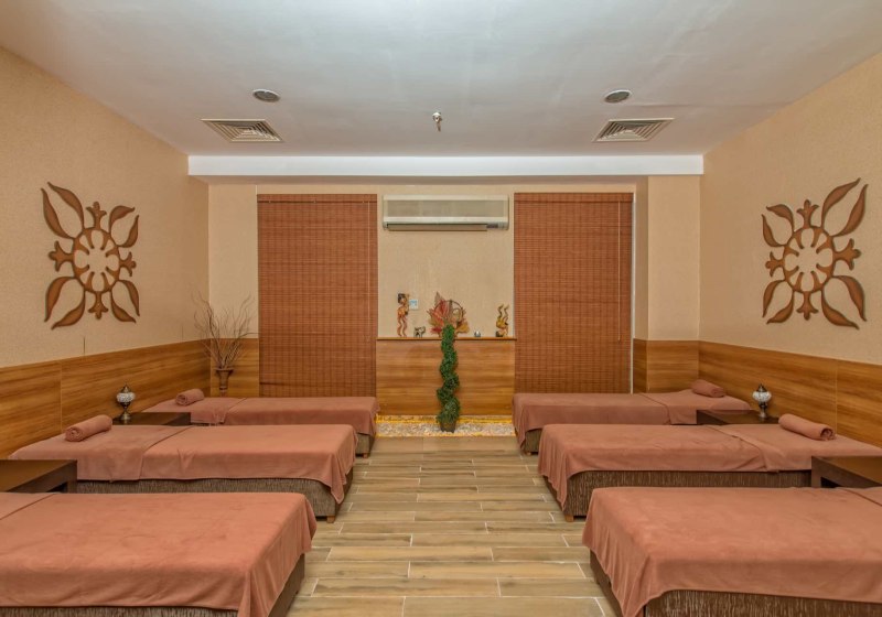 Royal Atlantis Spa & Resort