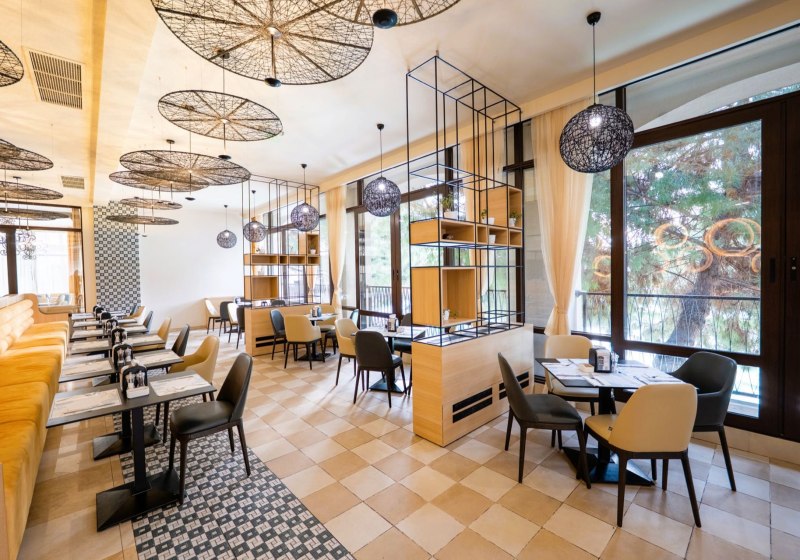 Ausstattung & Service