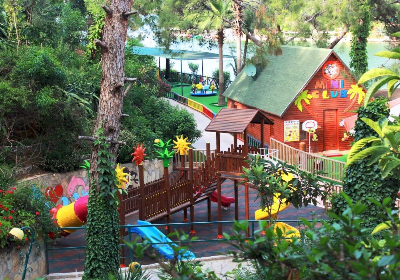 Club & Hotel Letoonia