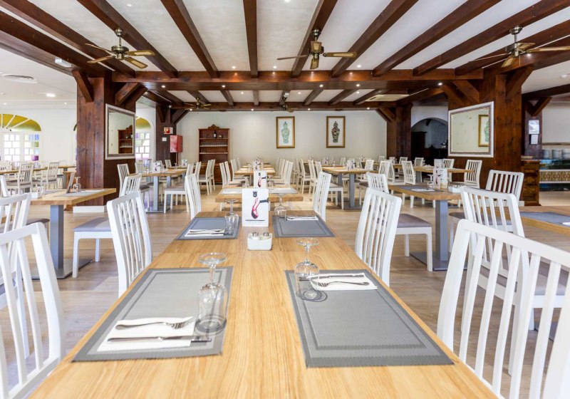 Ausstattung & Service