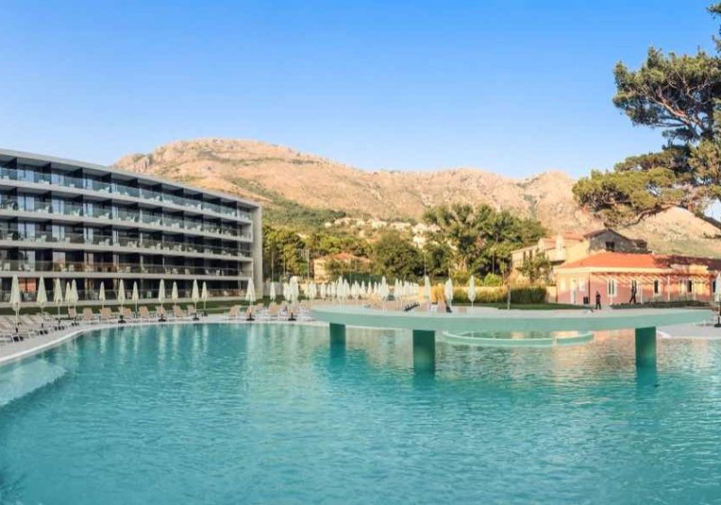 Beispiel: Hotel Innenpool