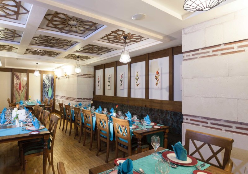 Ausstattung & Service