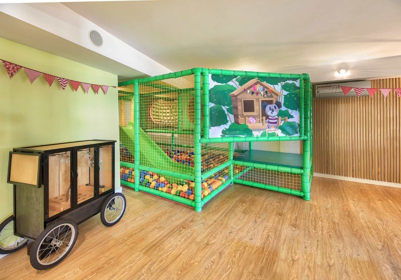 LIVVO Koala Garden Hotel