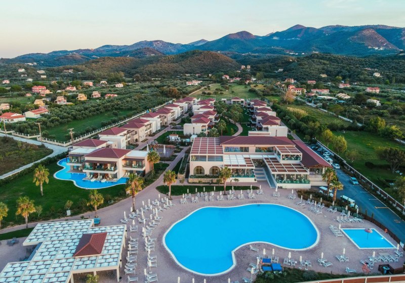 Almyros Beach Resort & Spa