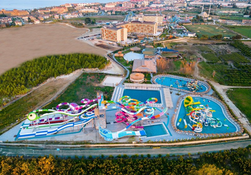 Dream Fun World Hotel