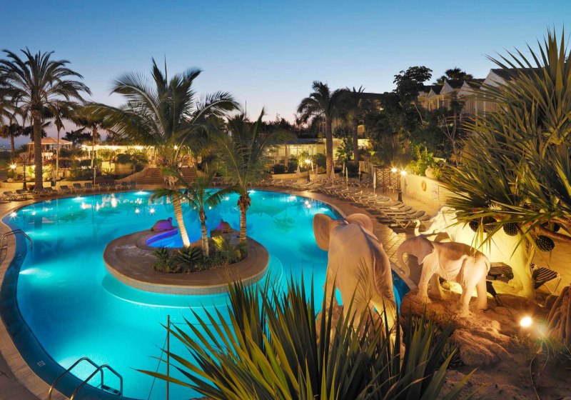 Beispiel: Hotel Außenpool