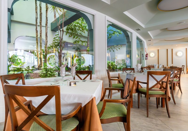 Ausstattung & Service