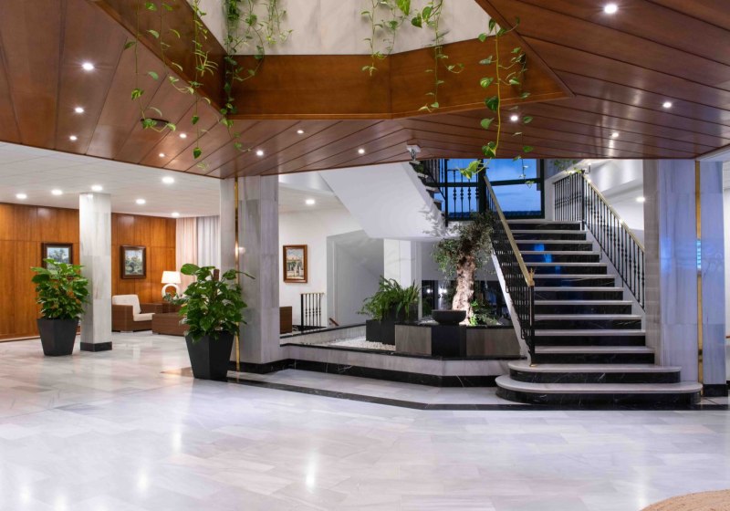 Ausstattung & Service