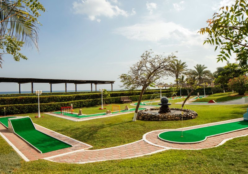 Le Meridien Al Aqah Beach Resort