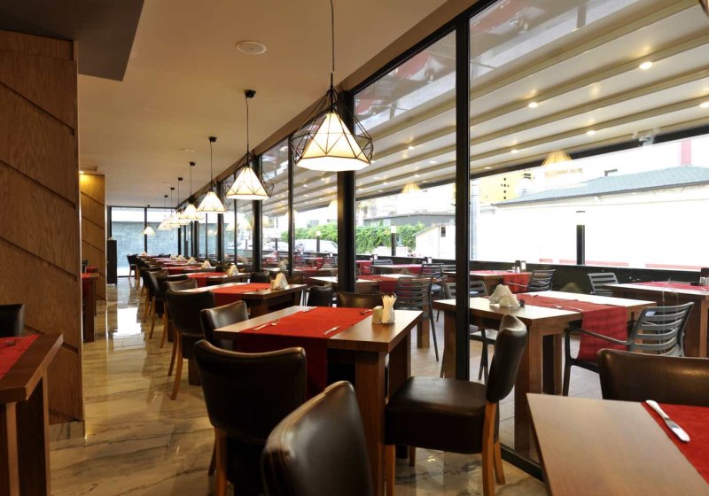 Ausstattung & Service