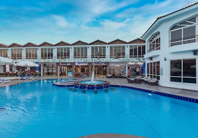 Beispiel: Hotel Außenpool