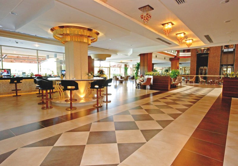 Ausstattung & Service