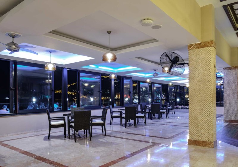 Ausstattung & Service