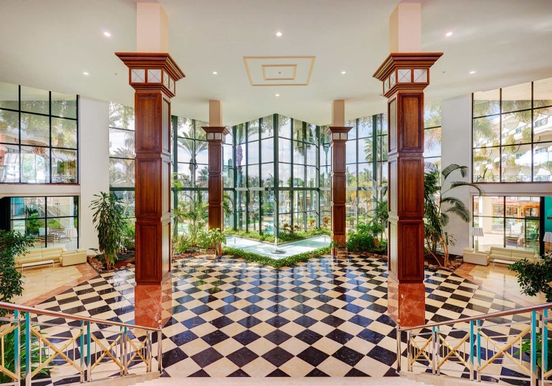 Ausstattung & Service