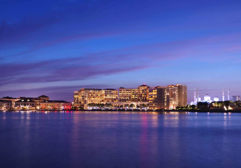 The Ritz-Carlton Abu Dhabi, Grand Canal