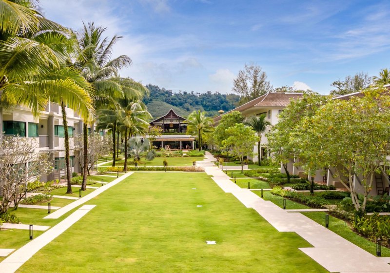 Outrigger Khao Lak Beach Resort