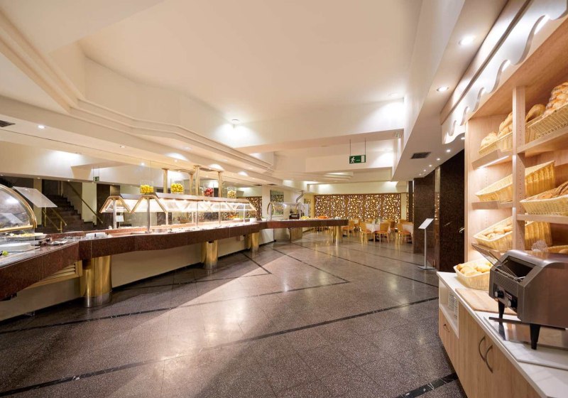 Ausstattung & Service