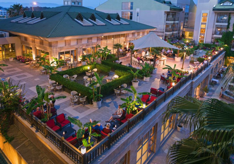 Ausstattung & Service